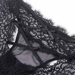 Culotte ouverte croisée en dentelle